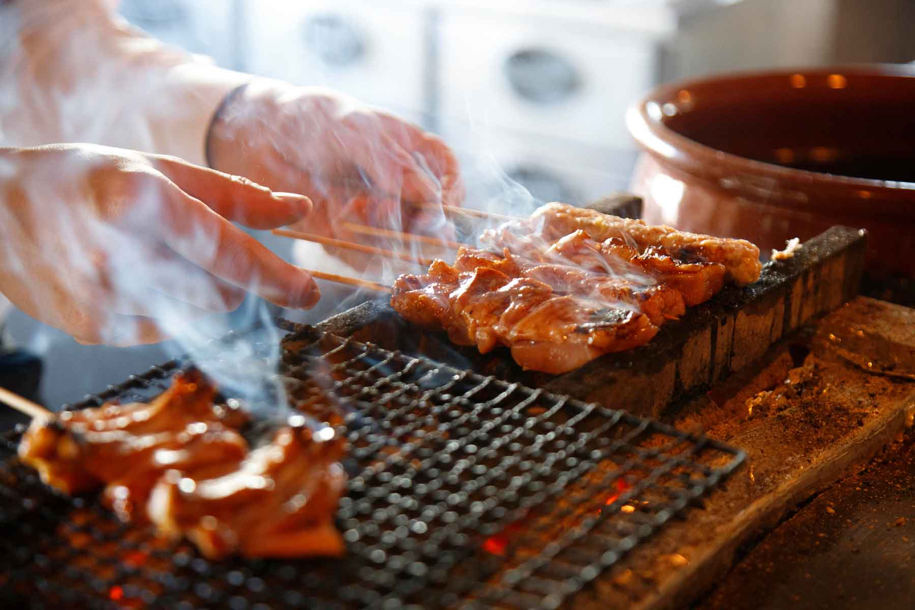 高級な串焼き店での食事は、ただ単に美味しい料理を堪能するだけでなく、素晴らしい雰囲気とともに特別な時間を過ごせるというメリットがあります。